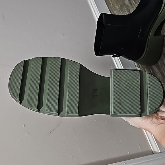 Zara Chunky Heel Bootie - Picture 2 of 5